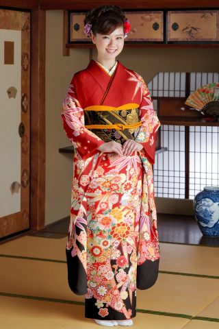 104-SS-kaw0012 振袖レンタル　振袖SSサイズ　雪輪に松竹梅　赤