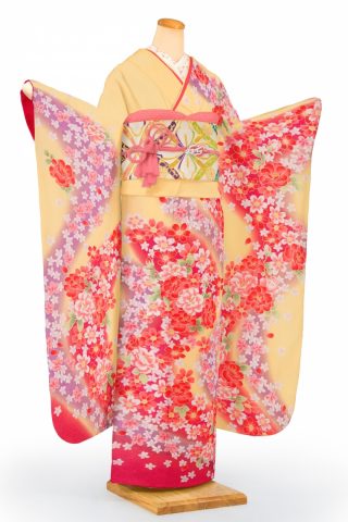 104-M-gaw0103 振袖レンタル　振袖Mサイズ　ブランド：H・L（アッシュエル）　流水桜　クリーム
