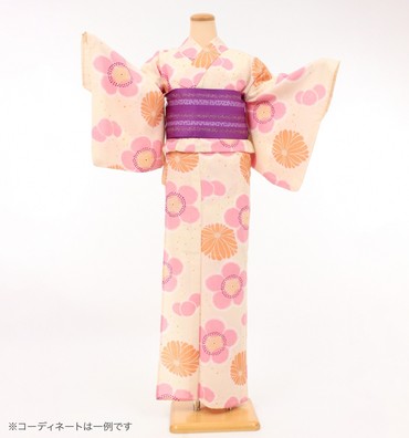 浴衣レンタル　浴衣Mサイズ　ブランド：tumori chisato　菊と梅　ベージュ　
